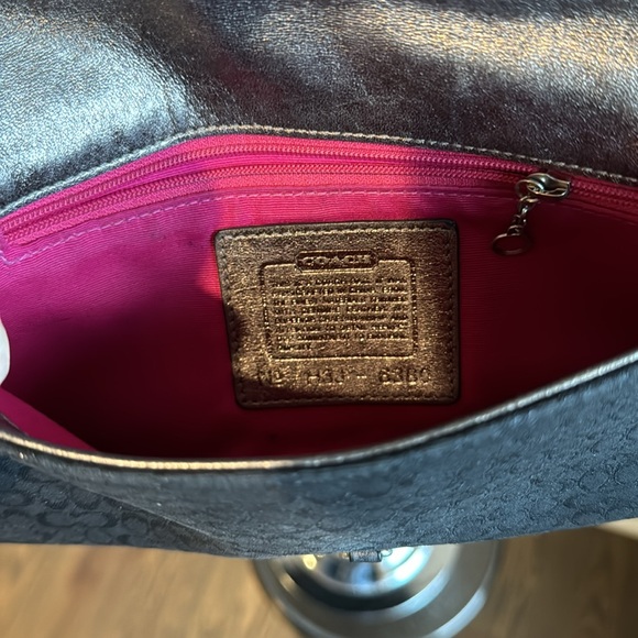 Coach small black clutch with shoulder strap. Circa 2002. - Picture 4 of 6